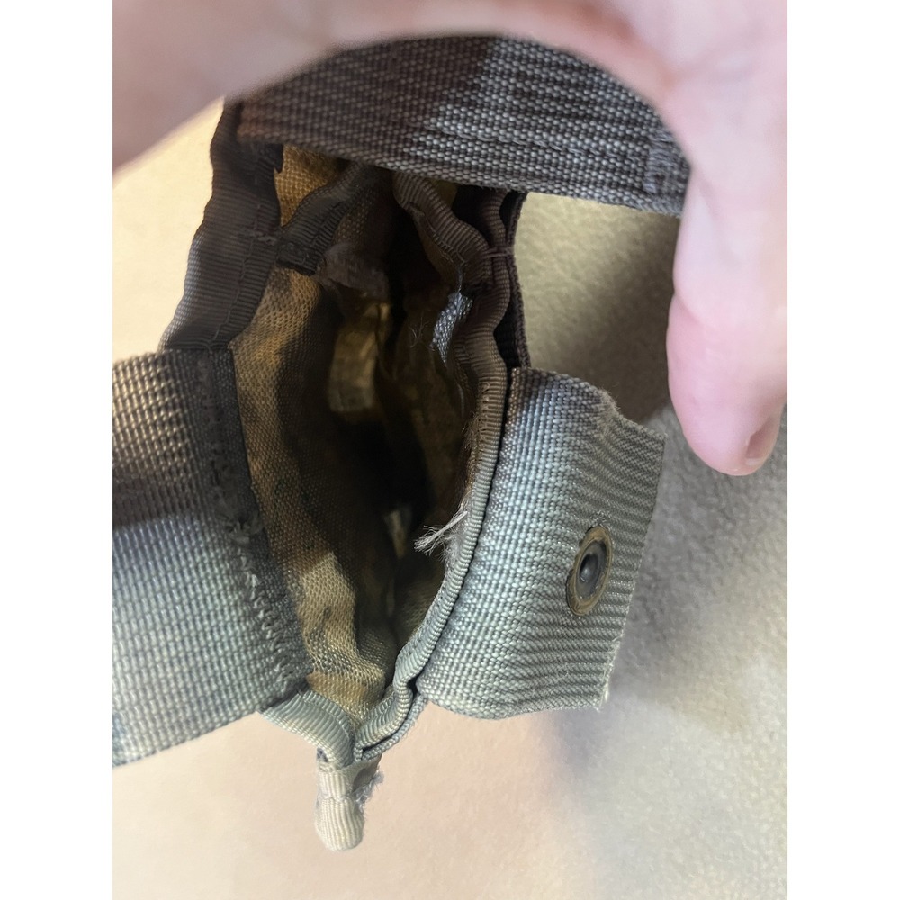 US Military Molle II Triple Mag Pouch,‎ 3 Magazine ACU Digital, 8465-01-525-0598 - Picture 9 of 9